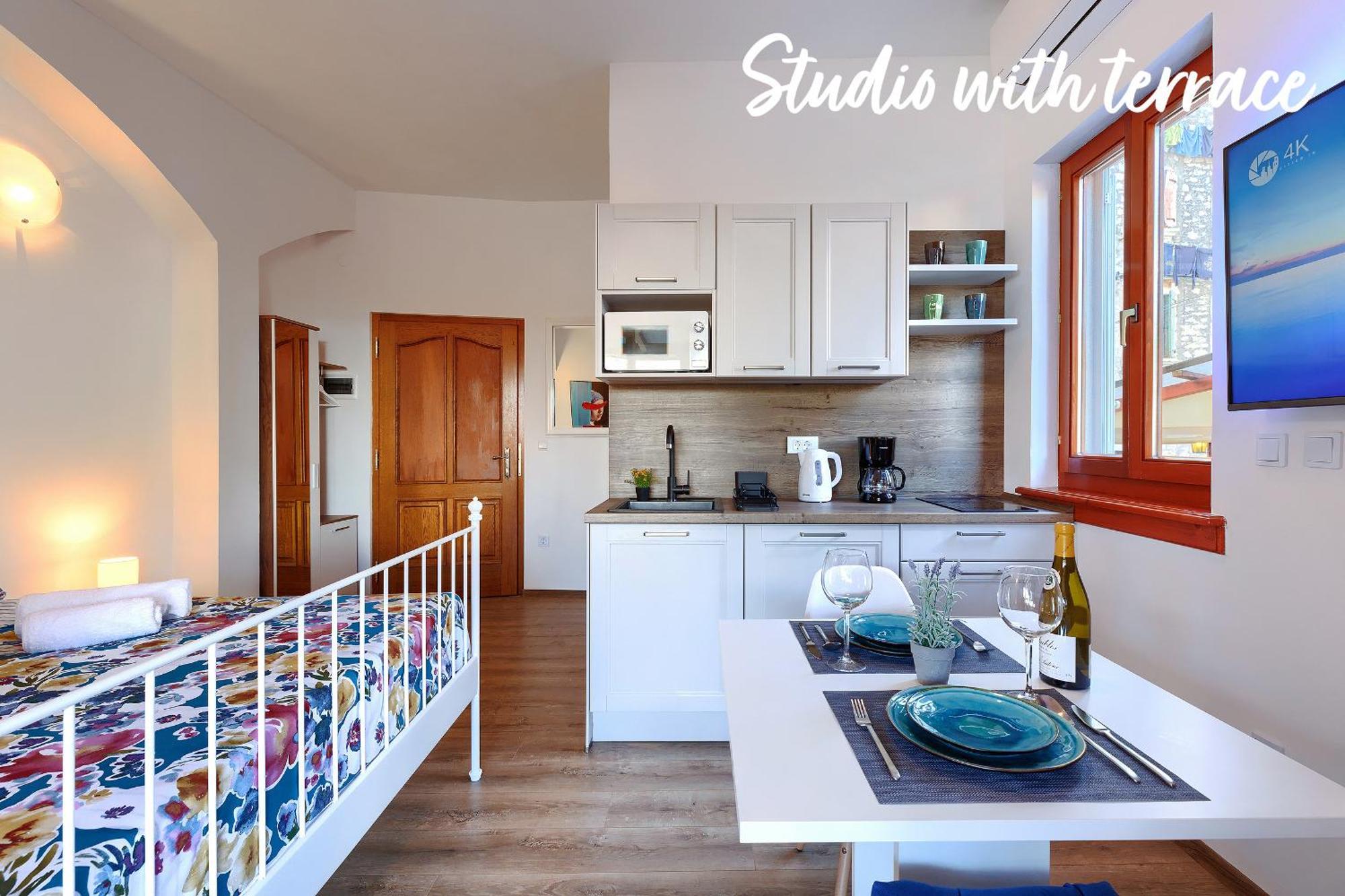 Studios Notte Sul Porto Rovinj Ngoại thất bức ảnh