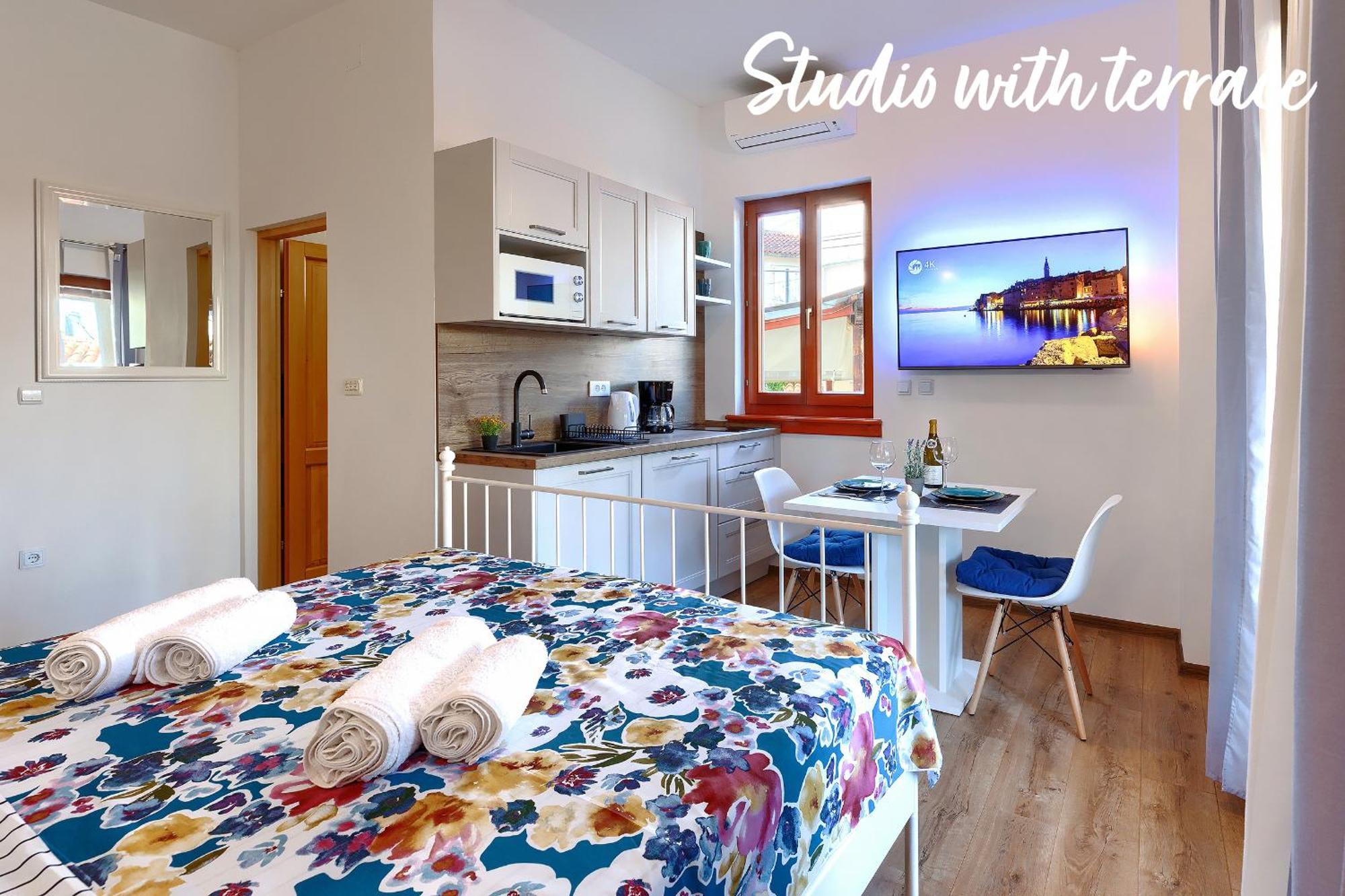 Studios Notte Sul Porto Rovinj Ngoại thất bức ảnh