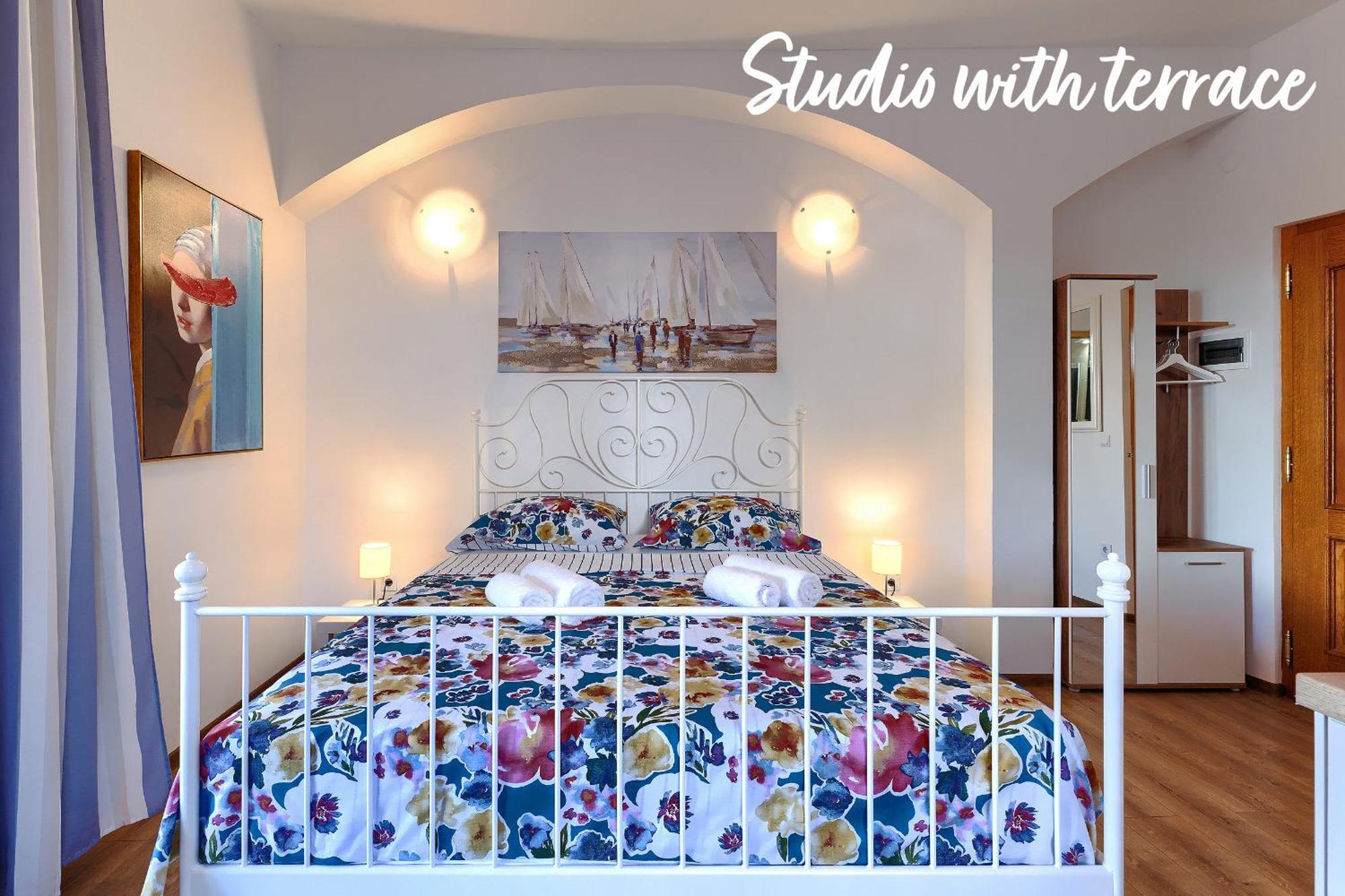 Studios Notte Sul Porto Rovinj Ngoại thất bức ảnh