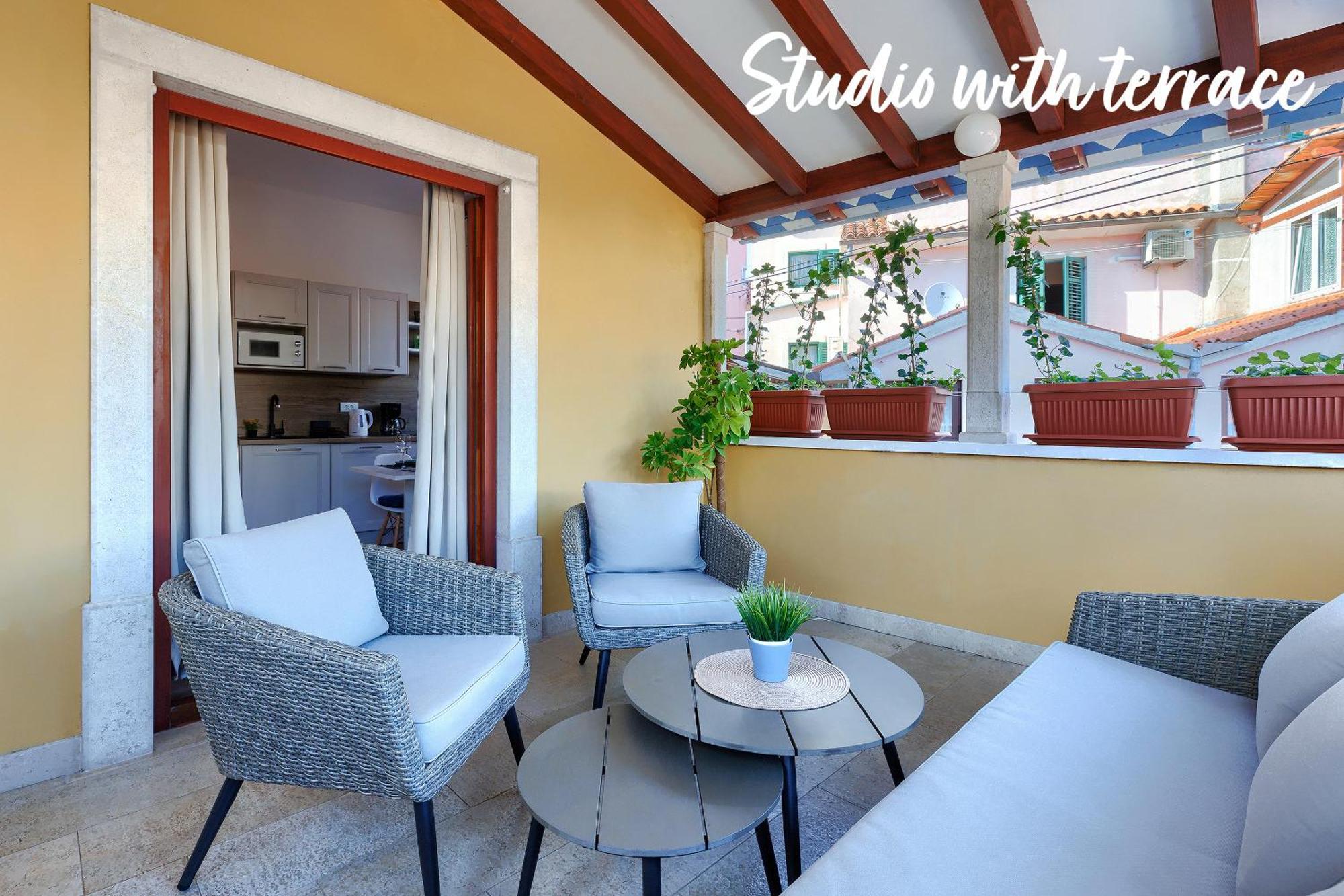 Studios Notte Sul Porto Rovinj Ngoại thất bức ảnh